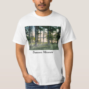 Foggie Bäume am Tisch T-Shirt