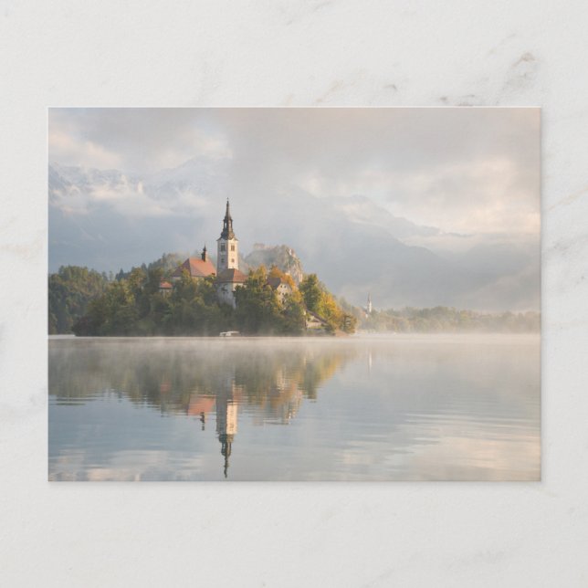 Foggy Bled Lake sunrise Postkarte (Vorderseite)