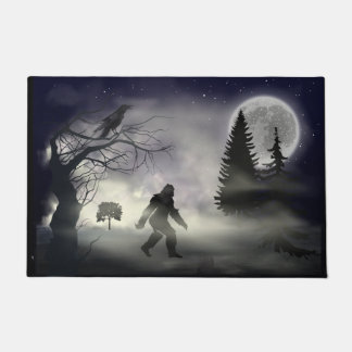 Foggy Forest - Raven and Bigfoot Sasquatch Fußmatte
