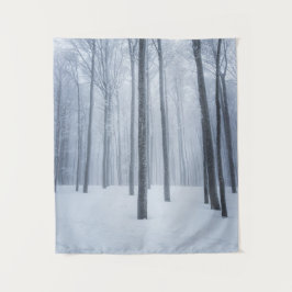 Foggy gefrorener Winterwald Wandteppich