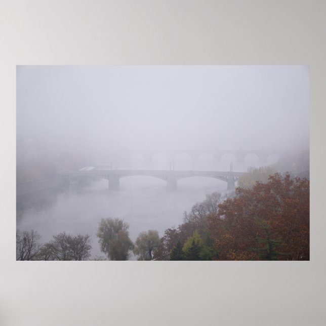 Foggy Herbsttag in Prag Poster (Vorne)