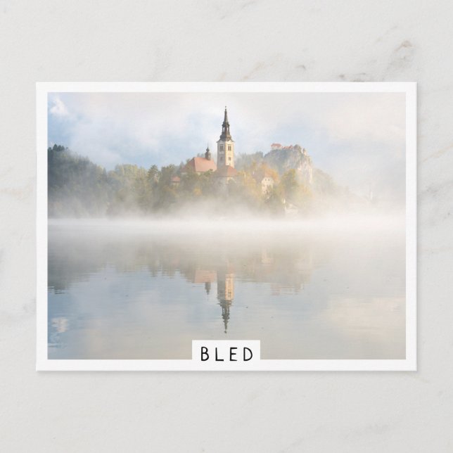 Foggy Sonnenaufgang am Bled-See Postkarte (Vorderseite)