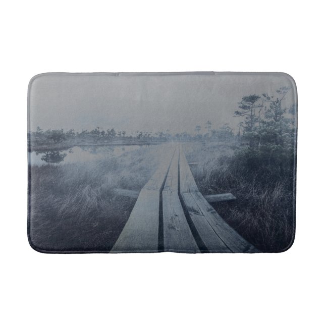Foggy swamp landscape badematte (Vorderseite)