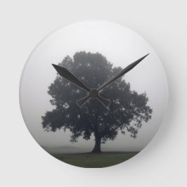 Foggy Tree Runde Wanduhr