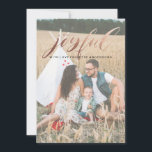 Foil Joyful Christmas Card Feiertagskarte<br><div class="desc">Versenden Sie die diesjährigen Feiertagsgrüße mit Stil. Wir haben eine große Auswahl an Farben,  Stilen und Optionen,  um jede Persönlichkeit,  Stil und Budget Anzug. Fügen Sie Ihre eigenen Fotos für einen noch personalisierteren Effekt hinzu!</div>