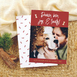 Foil Peace Liebe Freude Leckereien Weihnachten Url Folien Feiertagskarte<br><div class="desc">Fügen Sie Ihren Weihnachtskarten Glanz mit echter Goldfolie, Silber oder Rose! Dieser klassische und zeitlose Metallic-Stil wird Ihre Karten um ein weiteres Level erweitern. Mit dieser niedlichen Weihnachtskarte mit dem handgeschriebenen Gruß "Friede, Liebe, Freude & Leckereien" und den Knochen, die in echter Folie auf festlichem, rotem Hintergrund gezeichnet werden, senden...</div>