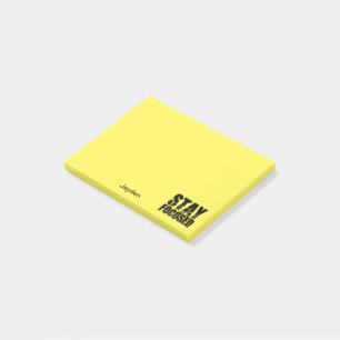 Fokussierte Motivierend Phrase mit Typografie blei Post-it Klebezettel
