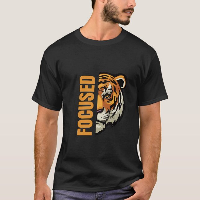 Fokussierter Fitnessraum T-Shirt (Vorderseite)