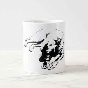 Fokussierter Hund Kauen Portrait-Tasse Jumbo-Tasse