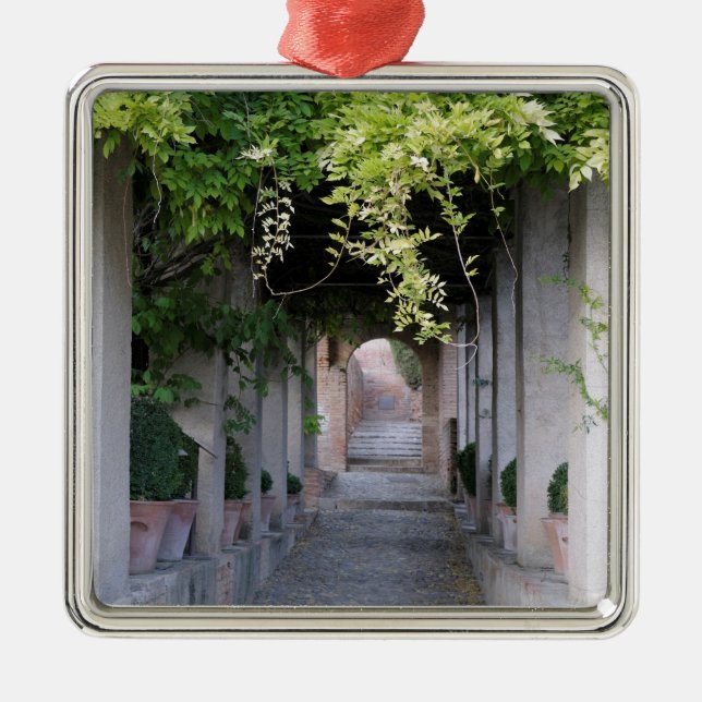 Foliage Covered Walkway, Spanien Ornament Aus Metall (Vorne)