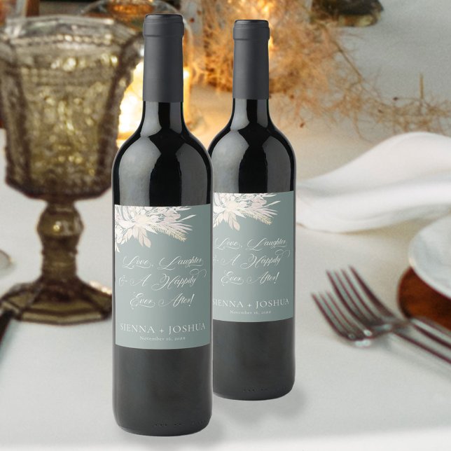 Foliage Duet Sage Grüner Botanischer Hochzeitstoas Weinetikett (Love laughter and happy ever after Wedding wine labels in Sage Green from my Foliage Duet collection)