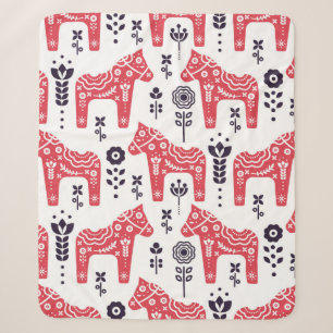 Folk schwedisches Pferd floral nahtlos Muster.  Sherpadecke