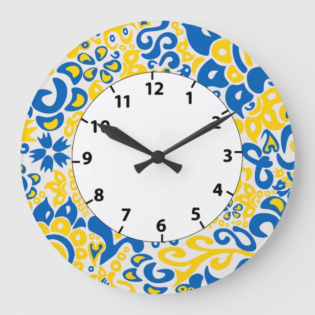 Folklore-Muster mit ukrainischen Flaggenfarben Große Wanduhr (Vorderseite)