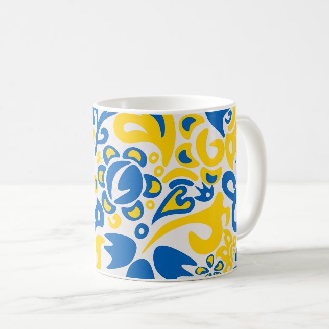 Folklore-Muster mit ukrainischen Flaggenfarben Kaffeetasse (VorderseiteRechts)
