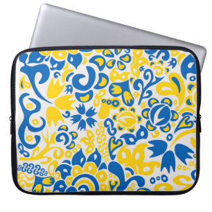 Folklore-Muster mit ukrainischen Flaggenfarben Laptopschutzhülle