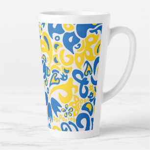 Folklore-Muster mit ukrainischen Flaggenfarben Milchtasse