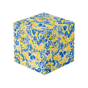 Folklore-Muster mit ukrainischen Flaggenfarben Würfel