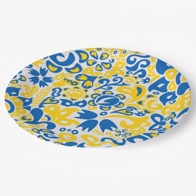 Folklore pattern with Ukrainian flag colors  Pappteller (Schrägansicht)