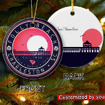 Folly Beach SC Souvenirs Retro Sunset Pier 60er Keramik Ornament<br><div class="desc">Dieses Retro Folly Beach Pier des Vintagen Designs von South Carolina ist ein wunderbares Weihnachtsgeschenk für Liebhaber des South Carolina Beach. Das Retro Sommercamp ist ein perfektes Geschenk für Reisende und Liebhaber von tropischen Reisezielen. - Sie können die Vorlage personalisieren, indem Sie einen Namen Ihrer Stadt oder Position, Jahr hinzufügen...</div>