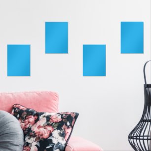 fond bleu avec chat noir et blanc sur