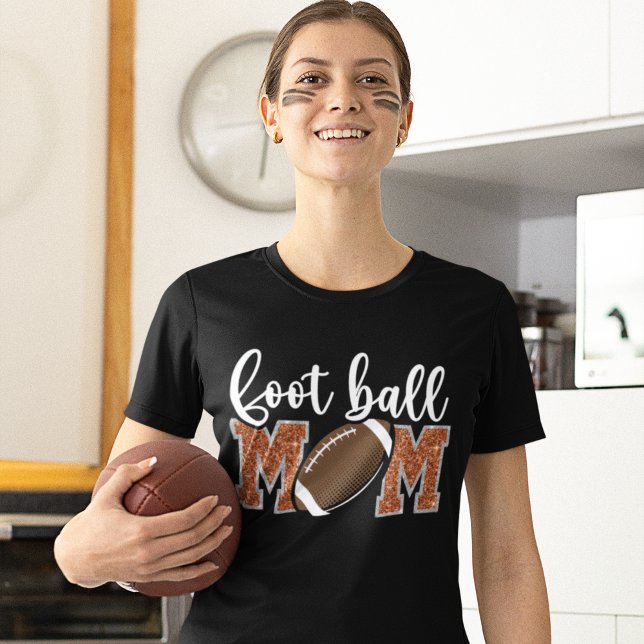 Football Mom cute bright Orange text T-Shirt (Von Creator hochgeladen)