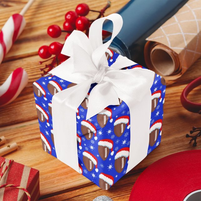 Footballs Santa's Hat & Snowflakes Blue Geschenkpapier (Von Creator hochgeladen)