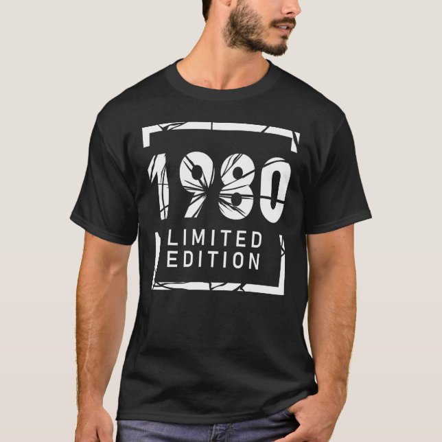 for Men and Women Born in 1980 T-Shirt (Vorderseite)