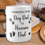 Förderung des Vaters von Hunden in die Schwangersc Verwandlungstasse<br><div class="desc">Vom Hund Vater zum menschlichen Vater befördert! Überraschen Sie Ihren Hundedad Ihrer Schwangerschaft mit dieser super niedlichen Hunde Schwangerschaft Ankündigung magischen Tasse. Personalisieren Sie Ihre Babynahrung und Ihren Monat/Datum 20xx. Dieses Hundeschwangerschaftsbaby zeigt, dass Tasse am liebsten ist. COPYRIGHT © 2020 Judy Burrows, Black Dog Art - Alle Rechte vorbehalten. Förderung...</div>