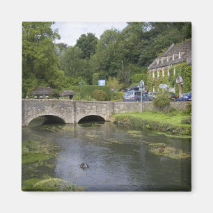 Forellenbach im Dorf Bibury, Magnet