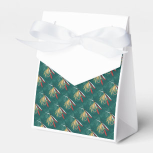 Forellenfliege Fliegenfliege auf grüner Geschenkschachtel
