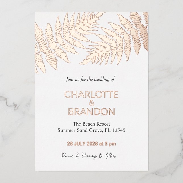 Forest Ferns Outdoor Wedding Rose Gold Folieneinladung (Vorderseite)