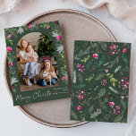 Forest Green & Bright Pink Botanical Arch 1 Foto Feiertagskarte<br><div class="desc">Diese Kollektion besticht durch leuchtend rosa Aquarellen,  Beeren und Wintergrün mit moderner und eleganter Typografie,  die im Winter mit botanischen Mustern geschmückt ist.</div>