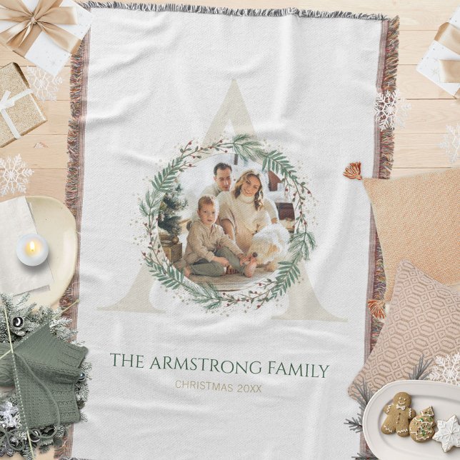 Forest Green Wreath Gold Monogram Photo Keepsake Decke (Forest Green Wreath Gold Monogram Photo Keepsake Throw Blanket ©Susanne Sachers - Sunny Mind 🌞)