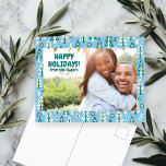 Forest Pine Tree Moon Stars CUSTOM FOTO Holiday Postkarte<br><div class="desc">Passen Sie diese Karte an,  indem Sie Ihr eigenes Foto und Ihren eigenen Text hinzufügen. Süßbäume bilden den Hintergrund. Karo meinen Shop für mehr Farben und Designs oder lass mir wissen,  ob Sie etwas Angewohntes wollen. Danke für den Einkauf mit mir!</div>