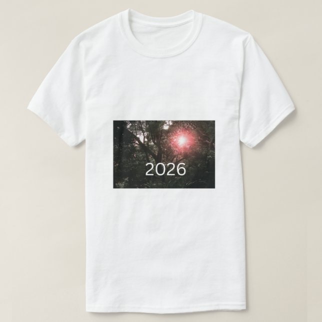 Forest Sun Rising 2026 - Nature Dawn Illustration T-Shirt (Design vorne)