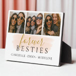 Forever Besties wahren Freunde 3 FotoCollage Fotoplatte<br><div class="desc">Feiern Sie Ihre unzerbrechliche Bindung mit diesem eleganten 3-Foto-Acrylglas-Sake, der dazu bestimmt ist, Lachen, Liebe und dauerhafte Erinnerungen zu erfassen. Eine schöne Hommage an echte Freundschaft, perfekt zum Geschenken oder Darstellen.</div>