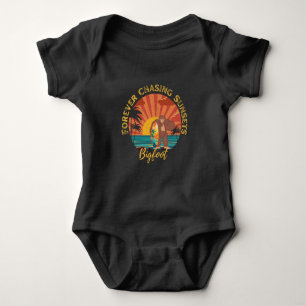 Forever Jagd Sonnenuntergänge Bigfoot Surfen Schwa Baby Strampler
