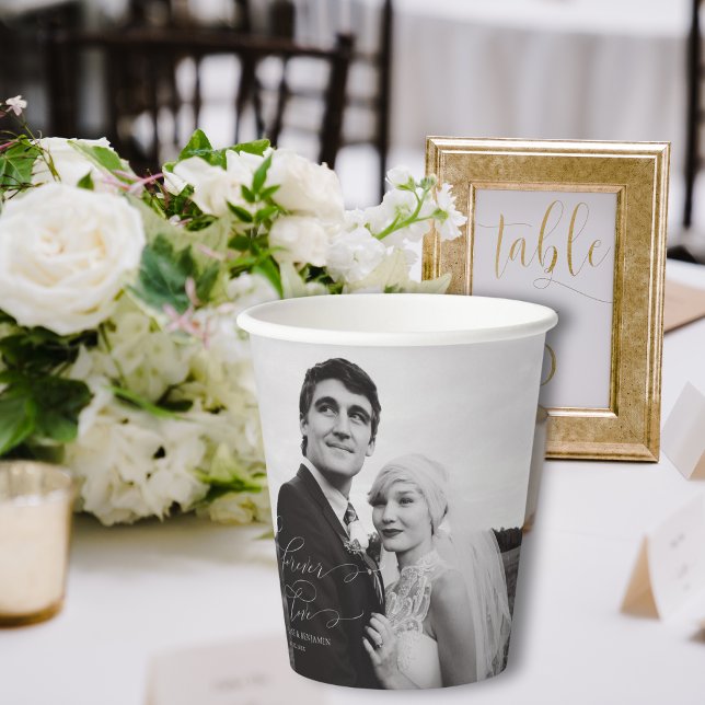 Forever Love Foto Wedding Brunch Pappbecher (These paper cups would be fun at an after hours wedding party or a rehearsal dinner)