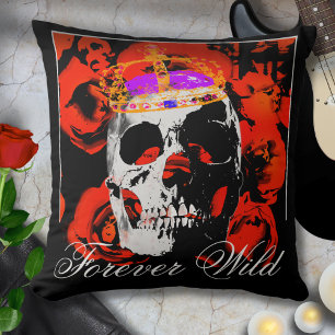 Forever Wild Gothic Skull Rote Rosen Kissen