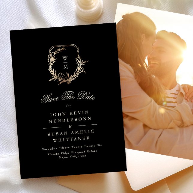 Formelles Black & Cream Monogram Gold Wappen Foto Save The Date (Von Creator hochgeladen)