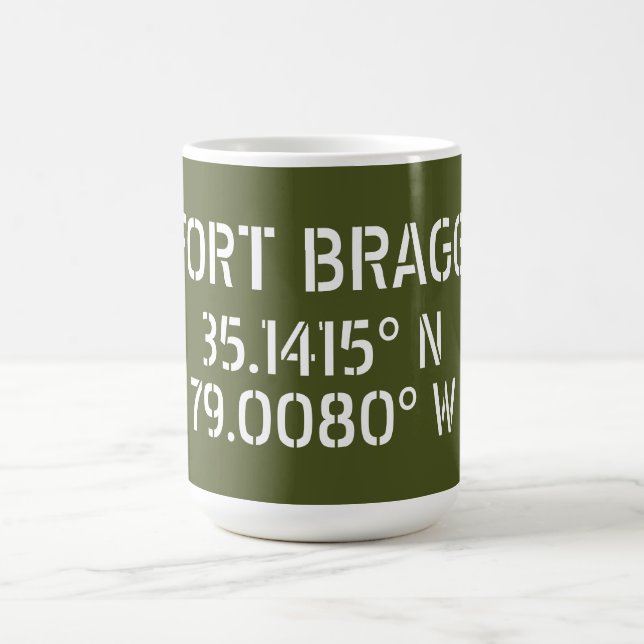 Fort Bragg Latitude Länge Kaffeetasse (Mittel)