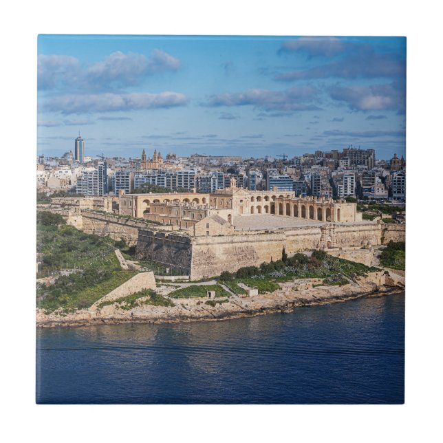 Fort Manoel und Sliema aus Valletta, Malta Fliese (Vorderseite)