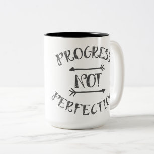 Fortschritts-nicht Perfektion dunkelgrau auf Weiß Zweifarbige Tasse