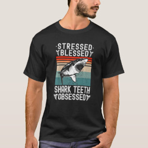 Fossile Jagd Gestresste Selige Hai Zähne Obsess T-Shirt