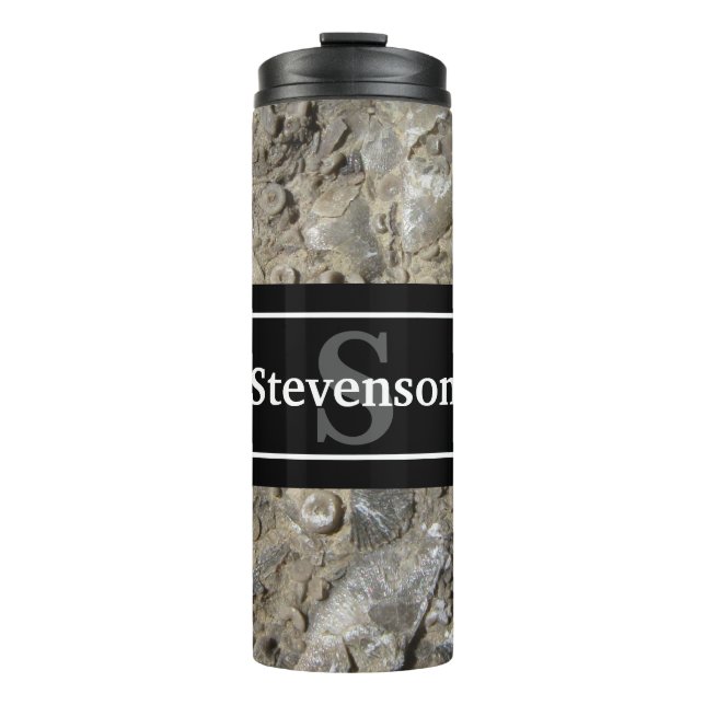Fossile Kalkstein mit Name und Monogramm Thermosbecher (Vorderseite)