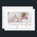 Foto 2025 Kalenderschrift Frohe Weihnachten<br><div class="desc">Familienjubiläum 2025 Kalenderskript Frohe Weihnachten. Ersetzen Sie das Foto einfach durch Ihr eigenes und personalisieren Sie es mit Ihrem Gruß und Ihren Namen unten. Frohe Weihnachten ist in einem stilvollen Set-Skript. Auf der Rückseite ist ein praktischer Kalender 2025 für Ihre Empfänger.</div>