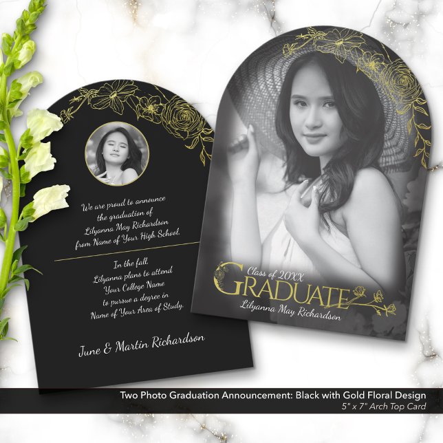 Foto Abschluss Ankündigung Schwarze & goldene Flor (Two Photo Graduation Announcement: Elegant Gold Floral Design for Black-and-White Photos.)