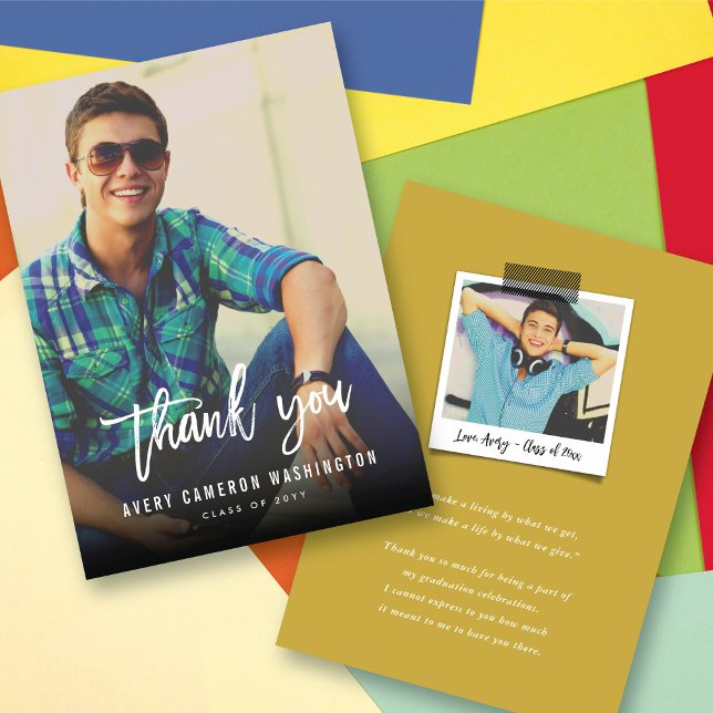 Foto-Abschluss für die Schriftzeichen Dankeskarte (White Brush Script Calligraphy Photo Modern Graduation Thank You Card @ zazzle.com/color_therapy)