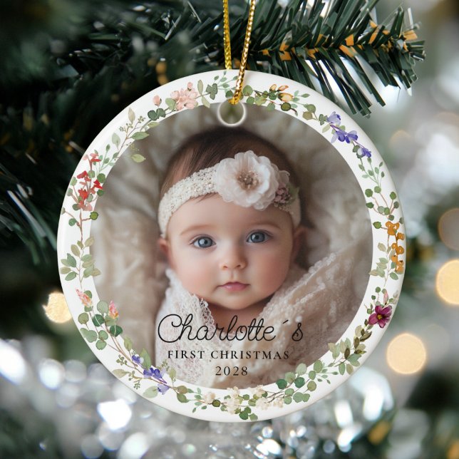 Foto Baby's First Christmas - Niedlicher Blumenkra Keramik Ornament (Photo Baby's First Christmas - Cute Floral Wreath Ceramic Ornament)