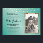 Foto Birthday Party Aquamarine Saitenbeleuchtung E Einladung<br><div class="desc">Fügen Sie Ihr Foto zu dieser eleganten aquamarinen Einladung. Erhöhe jedes Alter. Rückdruck im Lieferumfang enthalten.</div>
